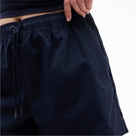 Athleta Midday Mid Rise Poplin Short in Navy Blue Size M - Picture 4 of 7